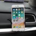 uniwersalny-uchwyt-telefonu-do-kratki-wentylatora.jpg